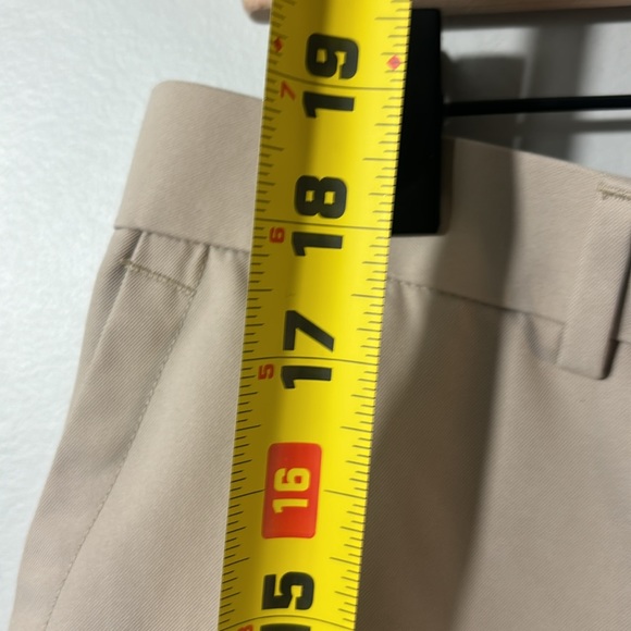 Peter Millar EUC wicking dress shorts in size 38. - Picture 5 of 6